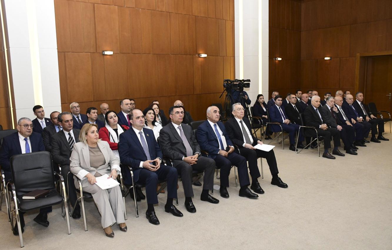 YAP-ın İdarə Heyətinin iclası keçirildi (FOTO)